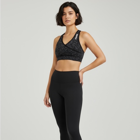 GYMSHARK black leopard print sports bra size XXS/XS - Picture 1 of 4